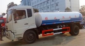 天錦灑水車圖片